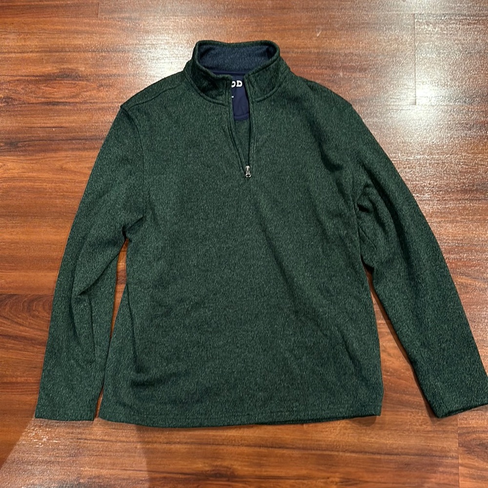 Worn once-IZOD Men sweater, size L dark green